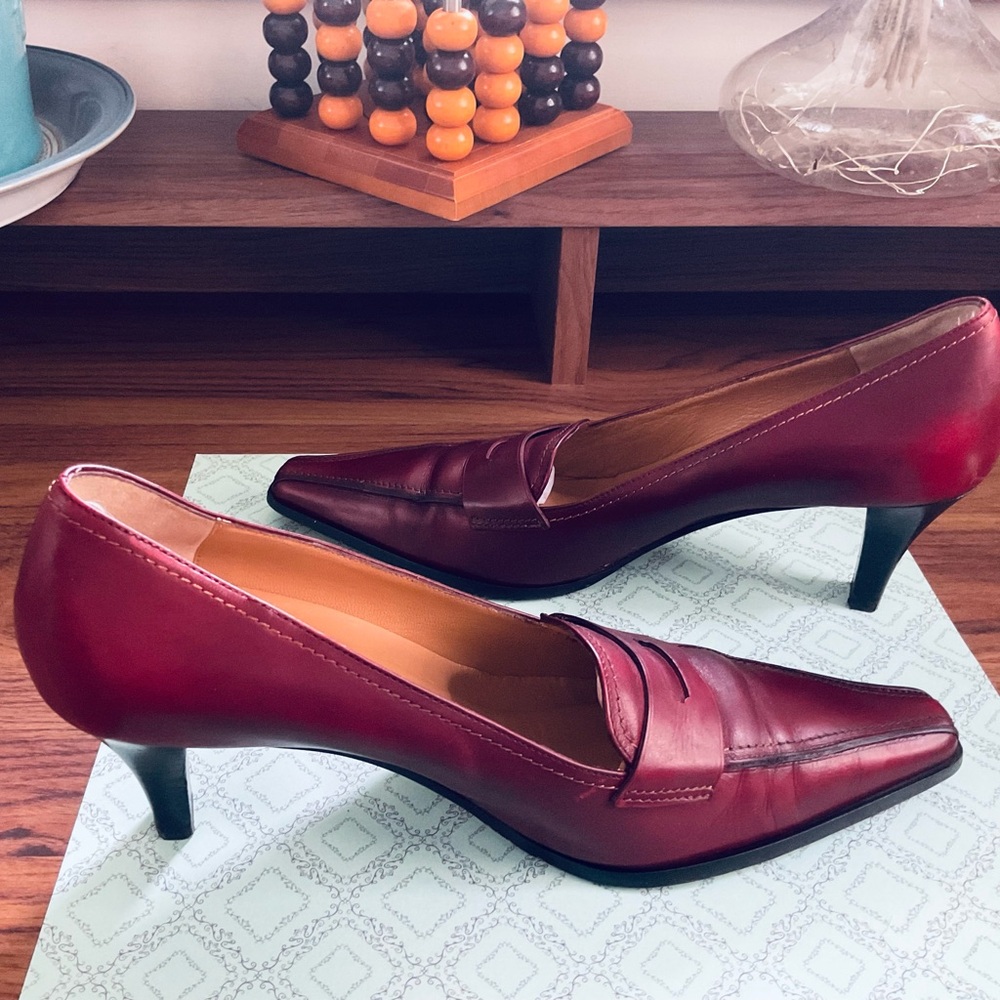 Vintage Coach Burgundy leather pumps, made in Italy, Loafer Style | Size 8B